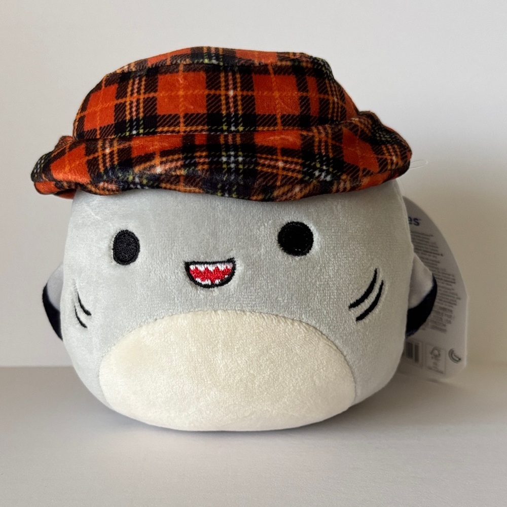 ☀️Gordon the Shark Squishmallow
